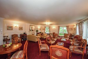 COMMUNAL LOUNGE- click for photo gallery